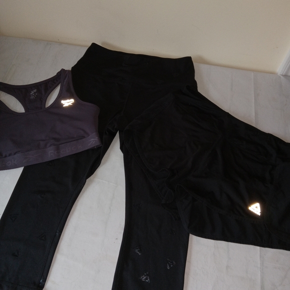 Reebok 3 Pc Bundle Capri Leggings, Shorts & Sports Bra Medium - Picture 8 of 16